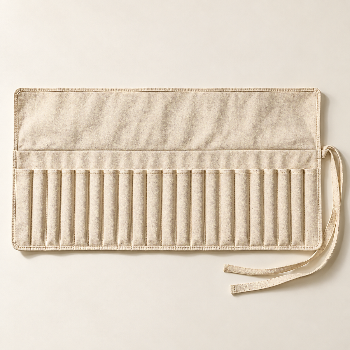 Penselenrol van canvas — conceptvisualisatie a.made Atelier