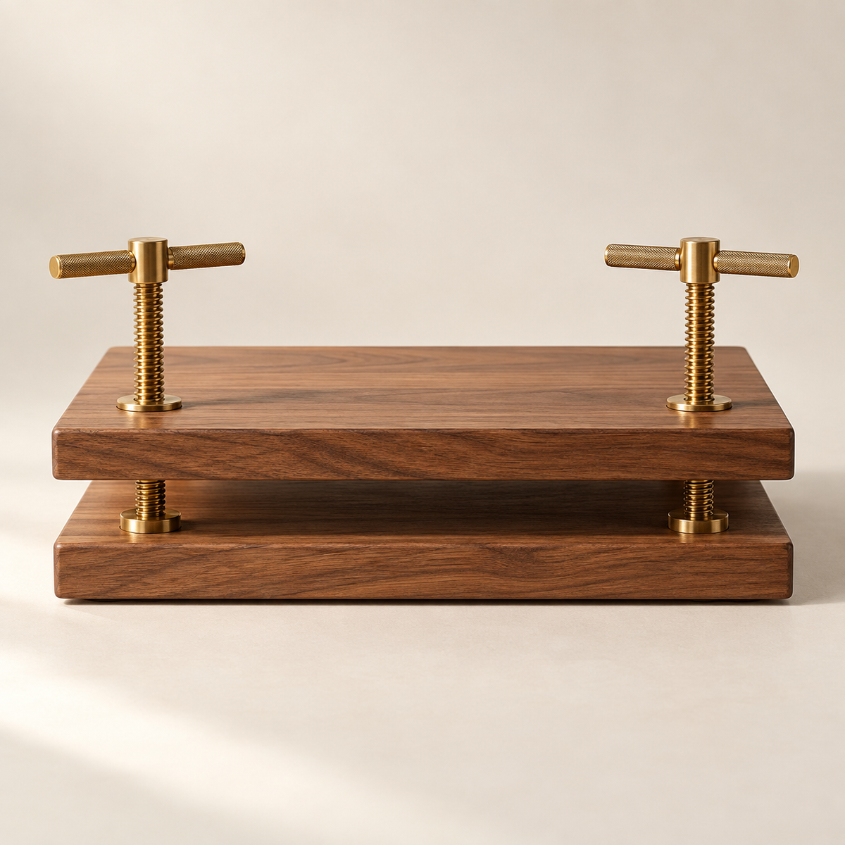 Tafelboekpers A4 — conceptvisualisatie a.made Atelier