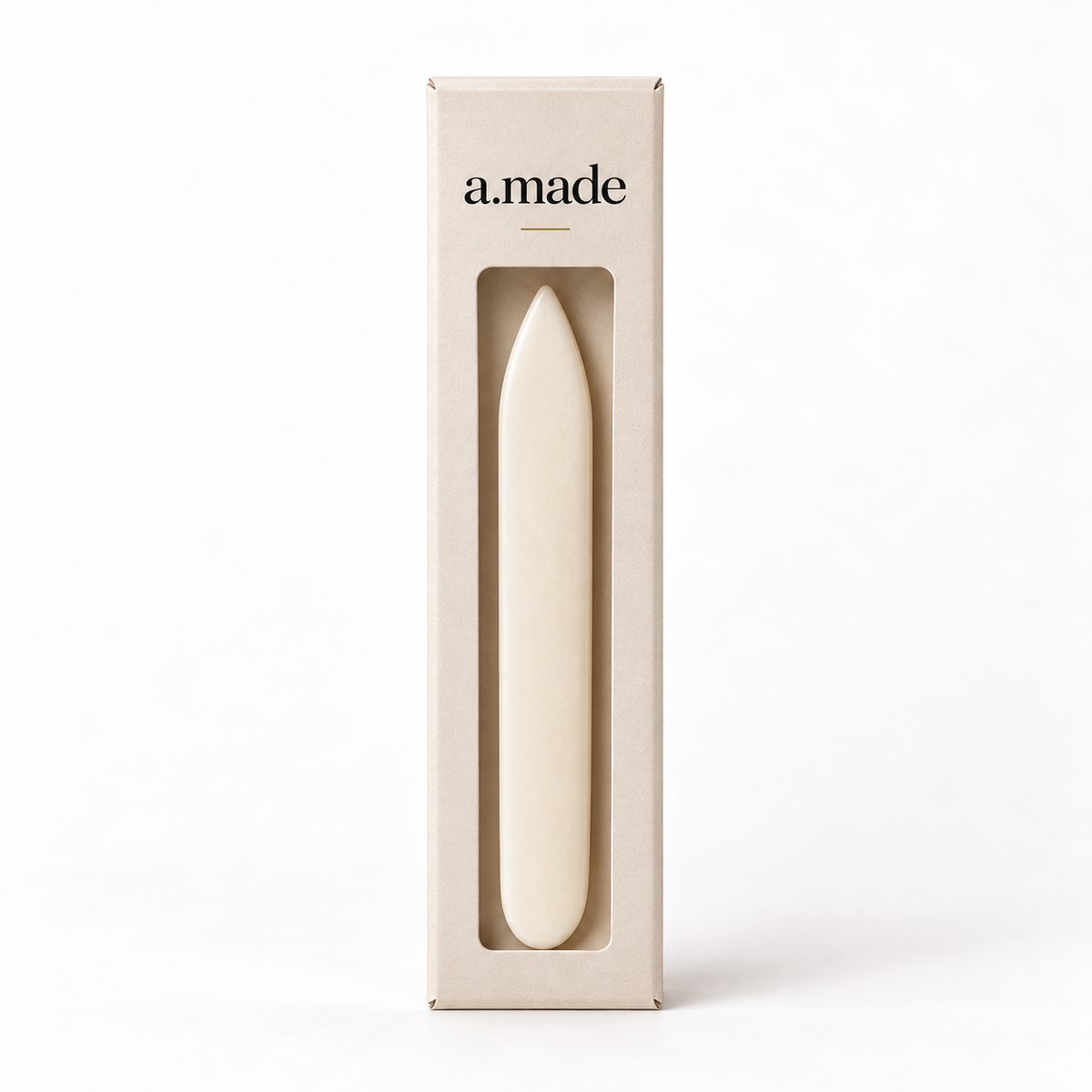 Ontwerpvisualisatie: Bone folder / vouwbeen in a.made materials verpakking